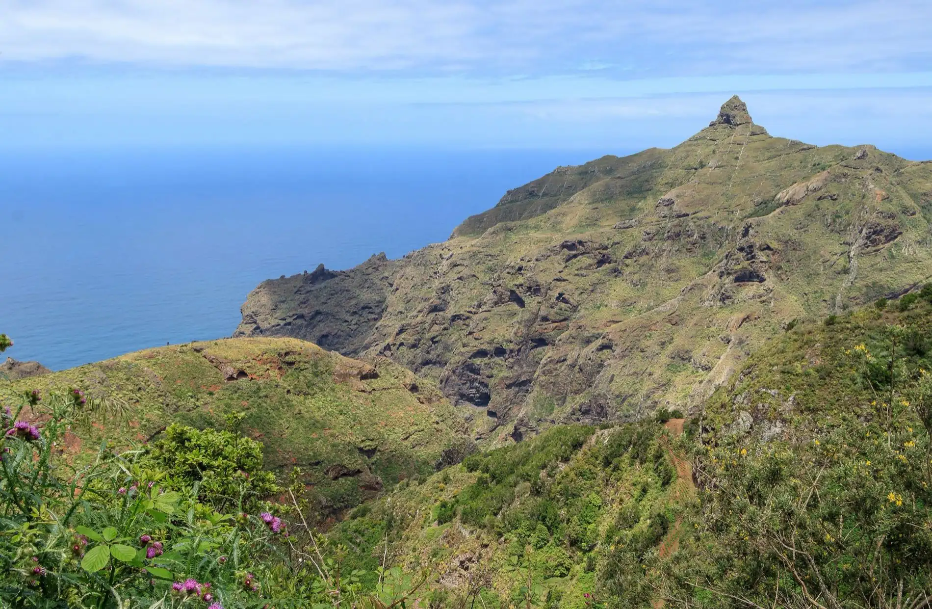 Caserío de Taborno entre los montes de Anaga, Tenerife